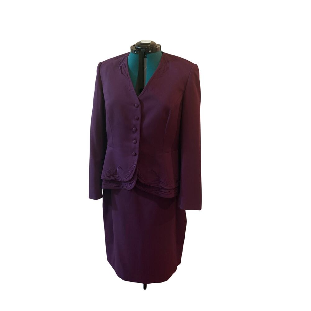 Emily Women’s jacket and skirt set Size 16 Purple EUC‎